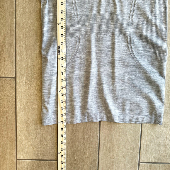 Lululemon Swiftly Tech Short Sleeve V-Neck Tee Shirt Size 10 Gray Athleisure Gym - Picture 6 of 7